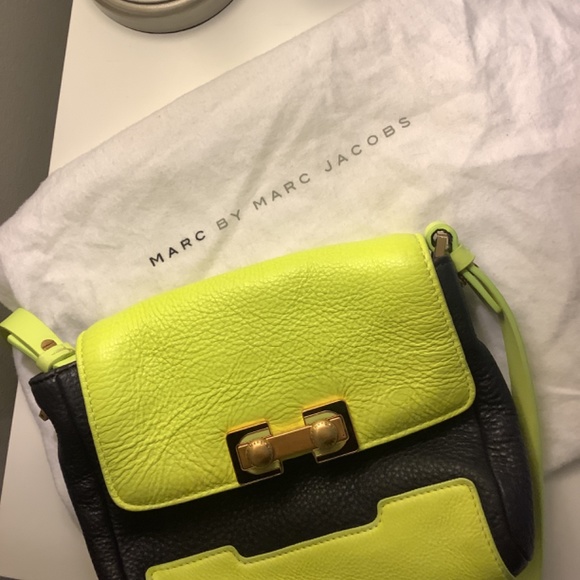 Marc Jacobs Square Leather Shoulder Bag - Picture 4 of 4